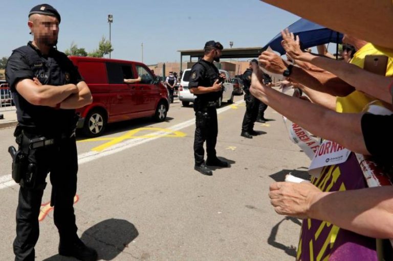 Los presos del «Procés» ingresan en cárceles en Cataluña