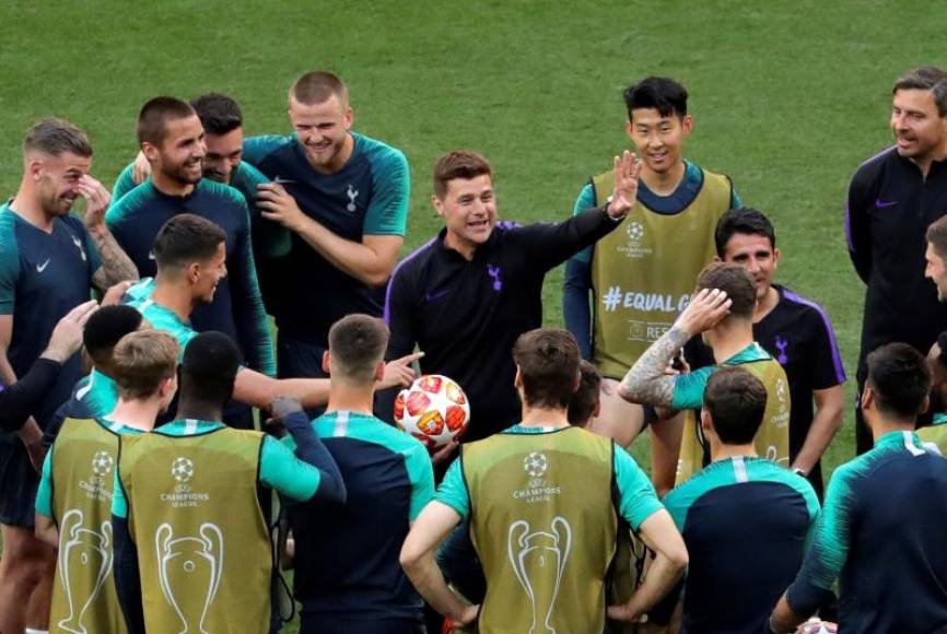 MADRID (ESPAÑA), 31.05.2019. El entrenador del Tottenham, el argentino Mauricio Pochettino (c). Efe