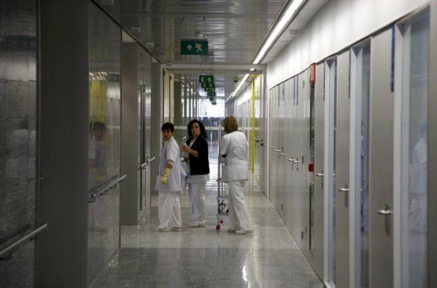 FOTOGRAFÍA. BADALONA  (ESPAÑA), 19.07.2019. - El comité de empresa del Hospital Moisès Broggi (Barcelona). Efe.