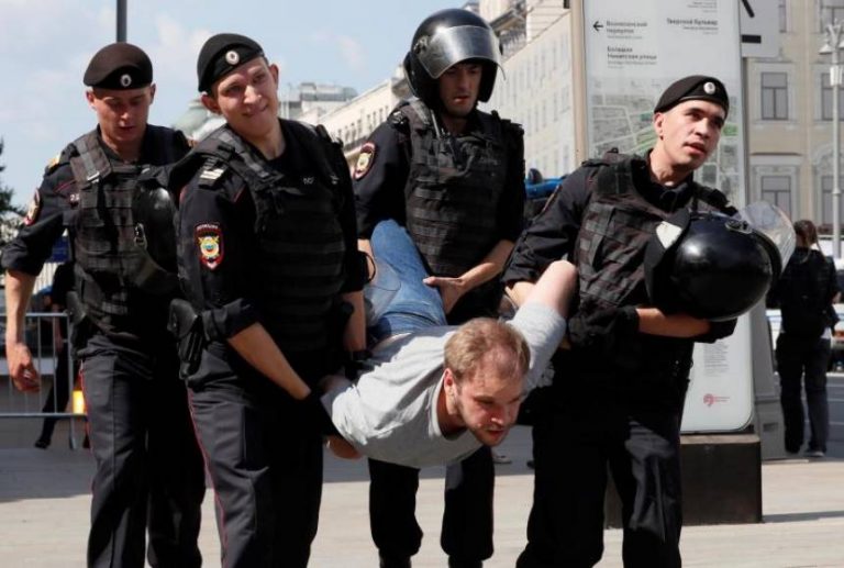 Más de 200 detenidos durante una manifestación opositora en Moscú (Rusia)