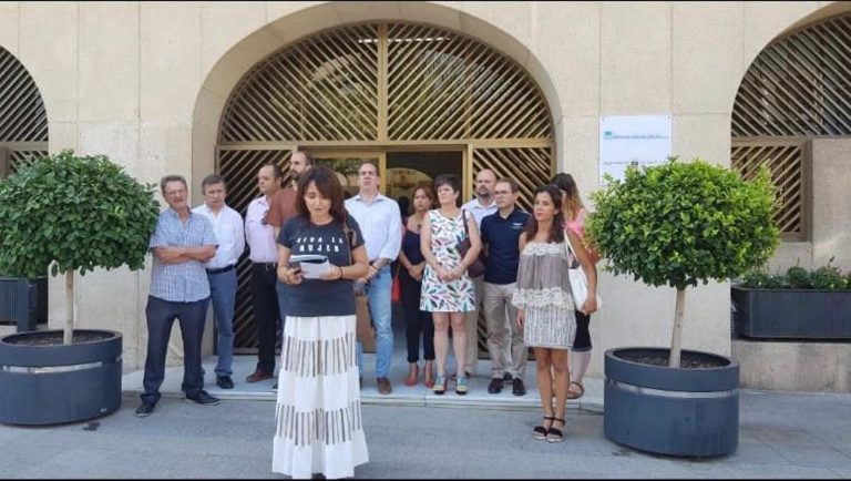 VOX rechaza estar tras una «pancarta que divida a la población por sexo» en Alicante