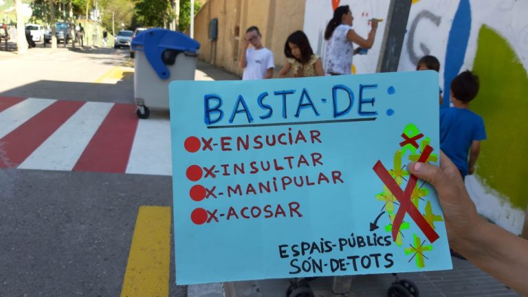 Vídeo del cariño a héroes imputados por quitar cruces amarillas separatistas en Canet