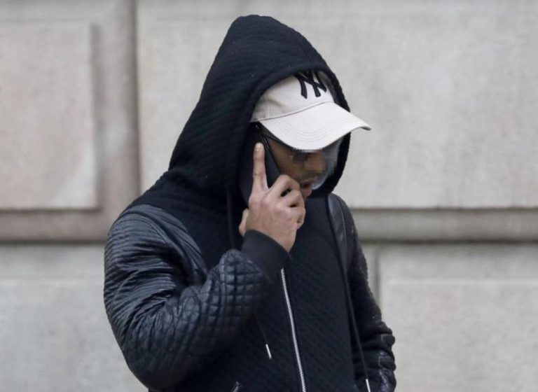 Los 7 violadores de «La Manada catalana» de Manresa (Barcelona) llevaban «pistola»