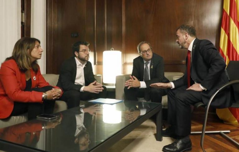Gobierno de Torra: «No renunciaremos nunca» a las embajadas de la República catalana