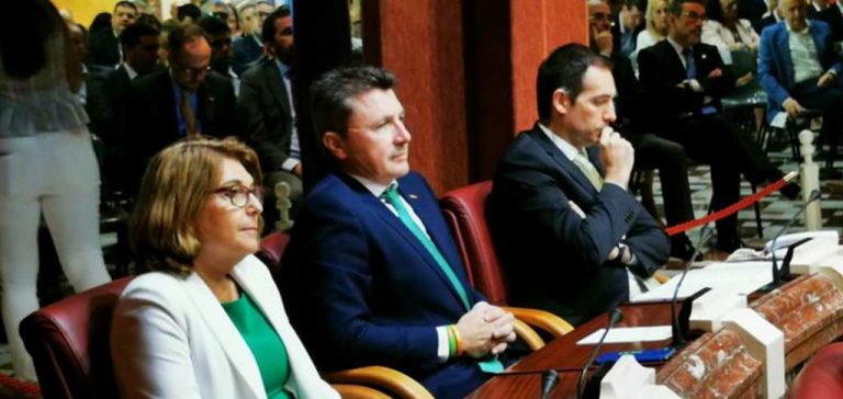 VOX, PP y Ciudadanos Cs pactan en Madrid y Murcia