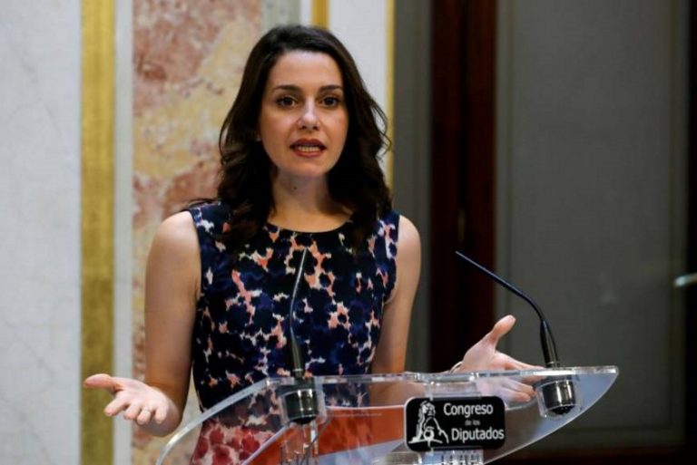 Arrimadas: «Ciudadanos hará oposición a Sánchez y a su banda»