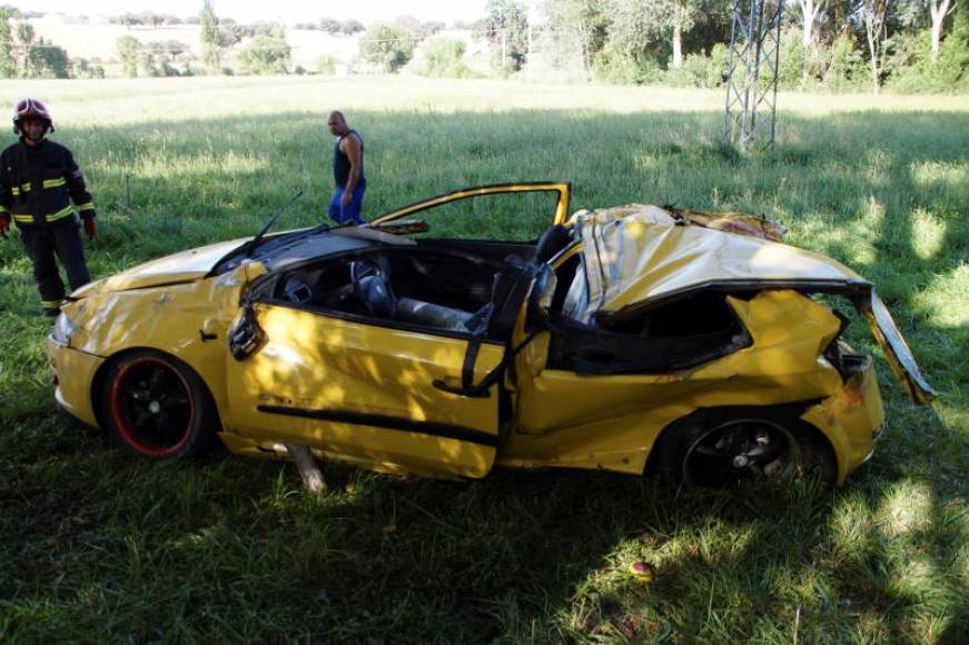 FOTOGRAFÍA. GALISANCHO (SALAMANCA) ESPAÑA, 20.07.2019. Estado en el que quedó el vehículo tras el accidente. Efe.