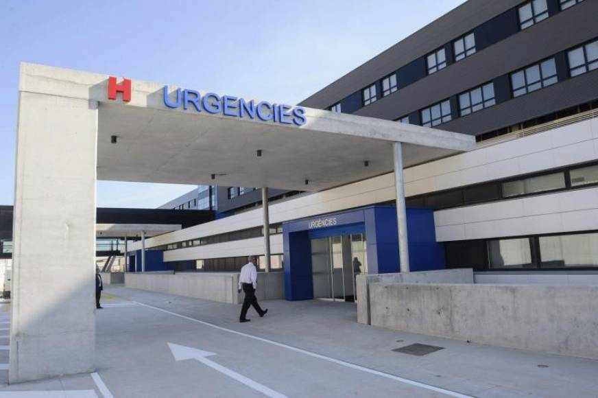 FOTOGRAFÍA. IBIZA (ESPAÑA), 19.07.2019. Vista de la entrada del servicio de Urgencias del Hospital de Can Misses. Efe.