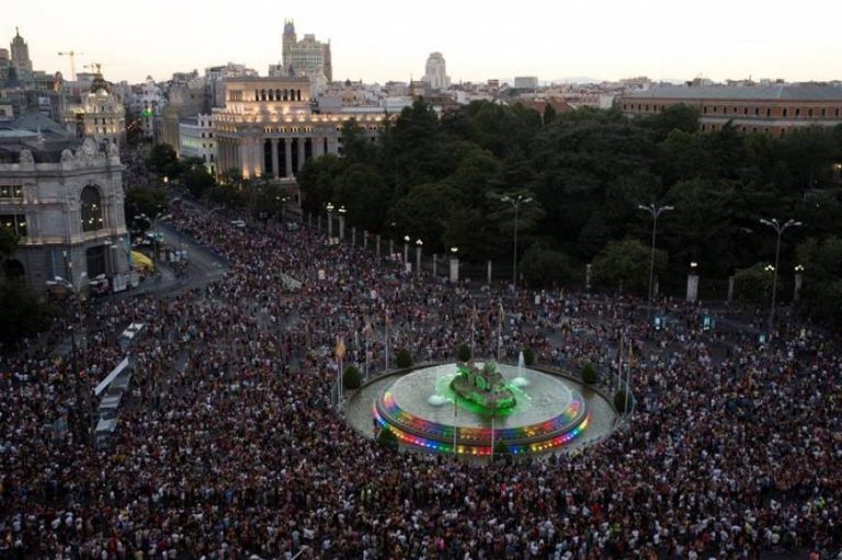 Ataques racistas del «Orgullo Gay» contra VOX y PP y linchamiento de Ciudadanos