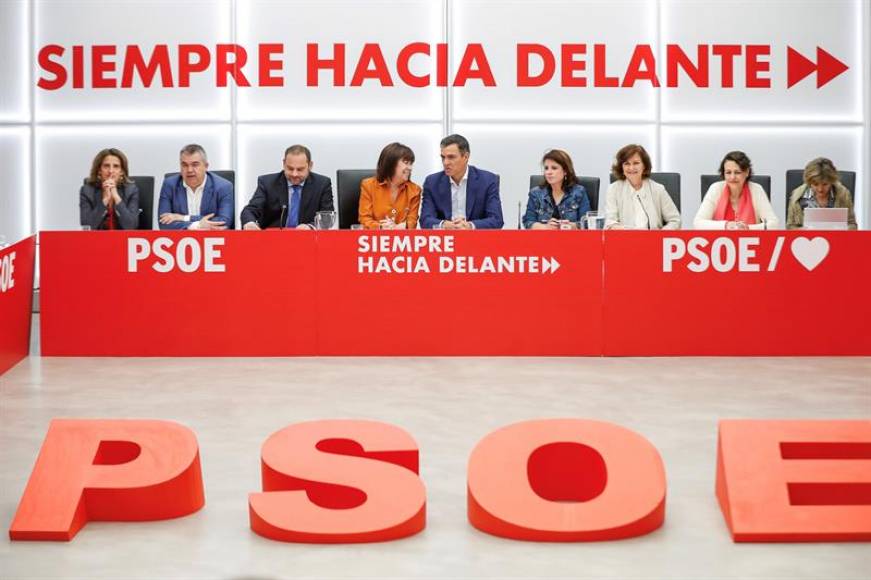 FOTOGRAFÍA. MADRID (ESPAÑA), 08.07.2019. El presidente del Gobierno en funciones y secretario general del PSOE, Pedro Sánchez (c). Efe.