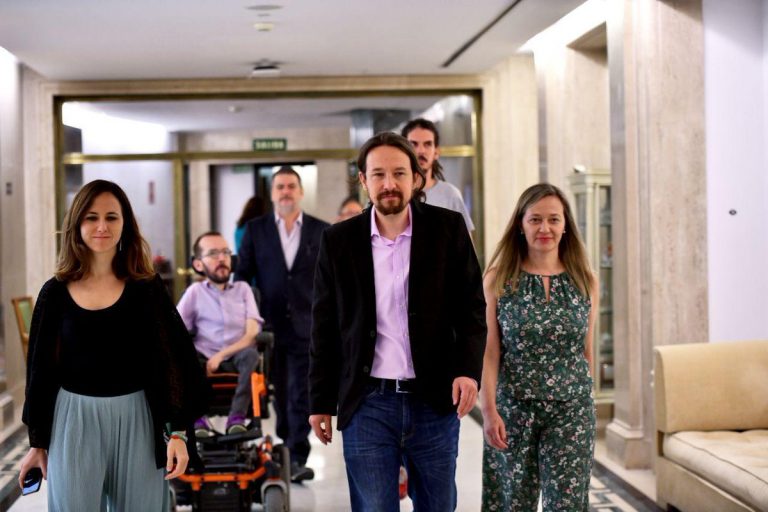 Iglesias renuncia a la vicepresidencia del Gobierno de Sánchez si puede elegir cargos de Podemos