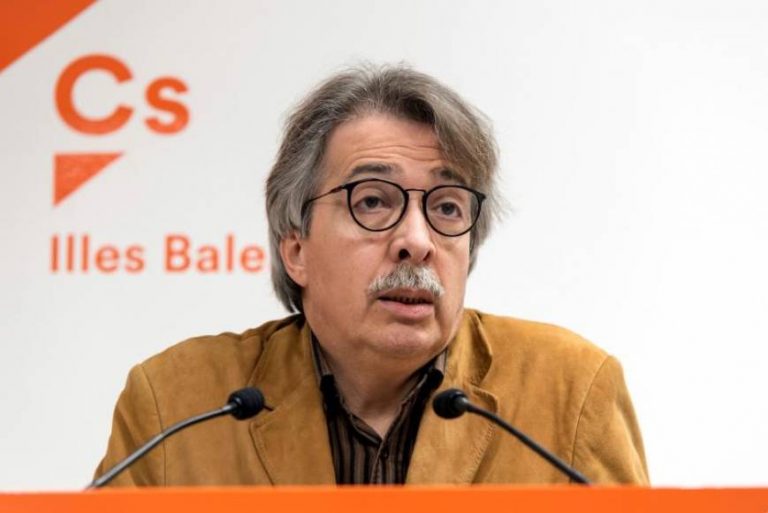 El antiVOX Xavier Pericay dimite de la Ejecutivade Cs apoyando a Sánchez y PSOE