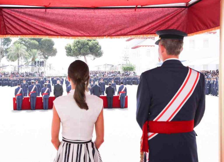 El rey lo tiene muy fácil: no designar a Sánchez y convocar elecciones lo antes posible