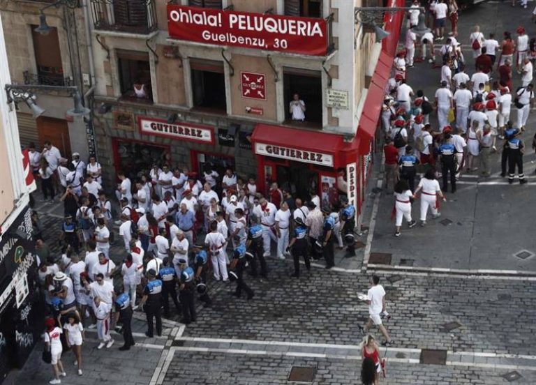 Toros de Puerto de San Lorenzo abren los encierros de los Sanfermines 2019