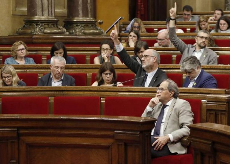 Podemos, ERC, CUP y JxCAT aprueban la celebración del referéndum de independencia