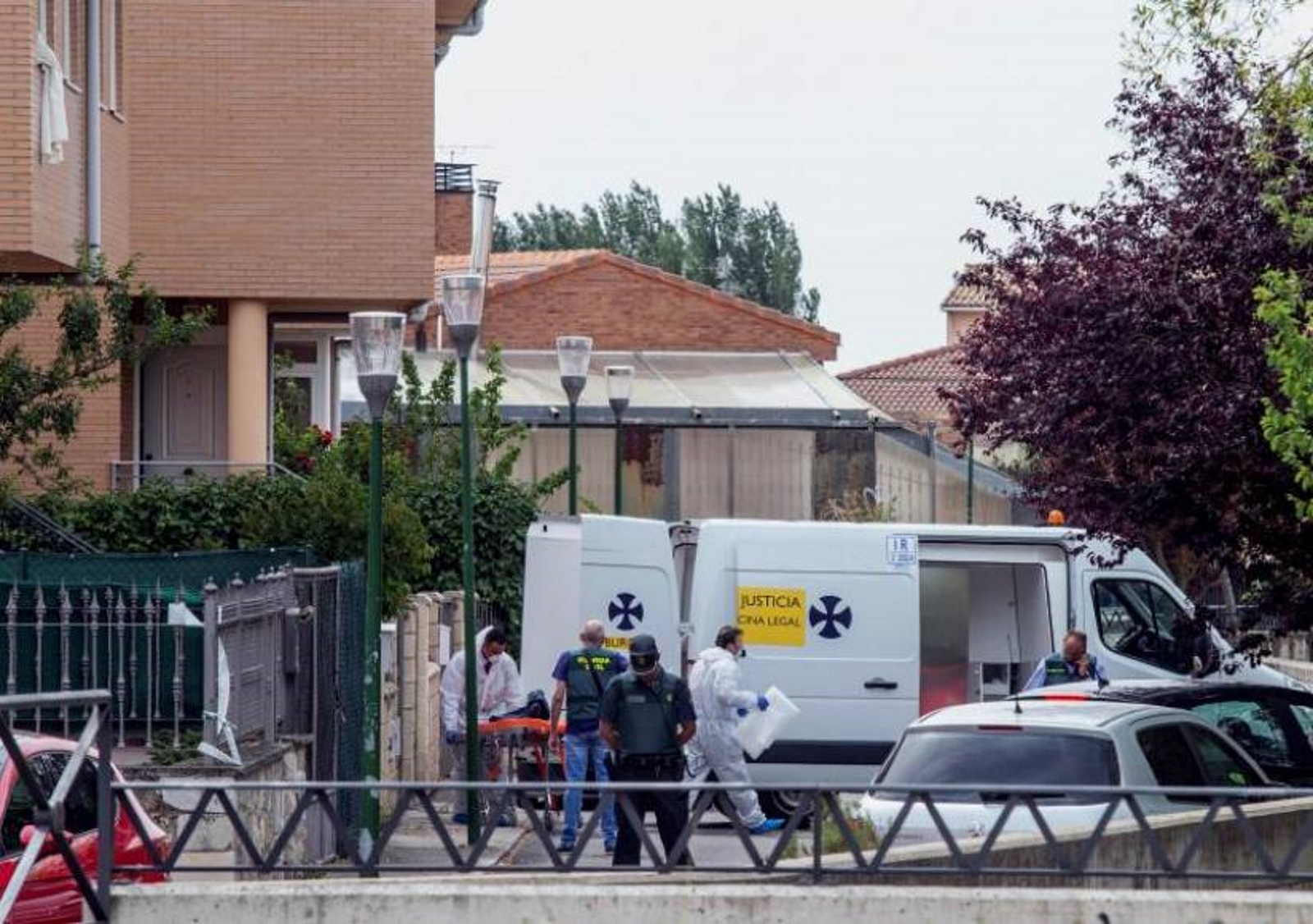 FOTOGRAFÍA. VILLAGONZALO PEDERNALES (BURGOS) ESPAÑA, 31.07.2019. Agentes de la Guardia Civil acuden este miércoles a un domicilio de Villagonzalo Pedernales. Efe