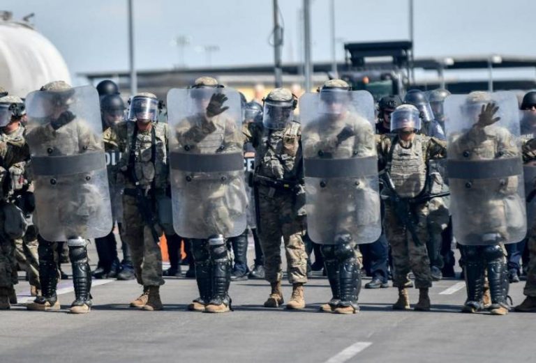 Trump enviará 2100 militares a la frontera con México contra la inmigración ilegal