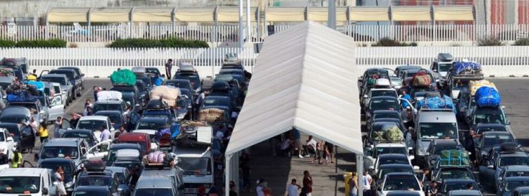Más de 1,2 millones de emigrantes magrebíes pasan el Estrecho