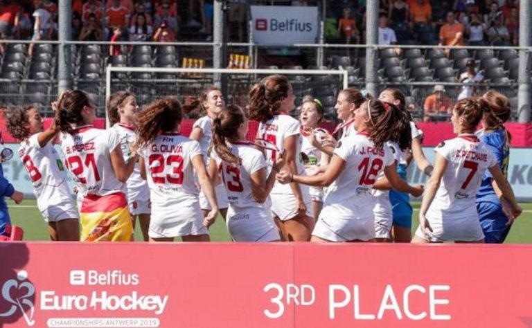 La selección española femenina de hockey vuelve al podio 12 años después