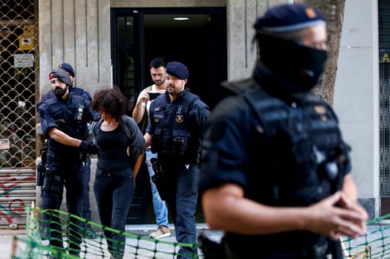 5 detenidos en una operación contra 4 «Narcopisos» en Barcelona