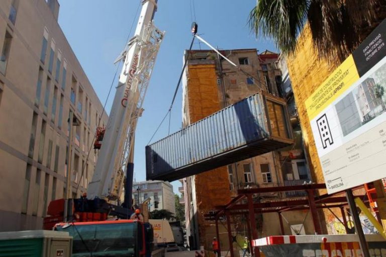 Contenedor transformado en vivienda para edificio de alojamientos sociales en Barcelona