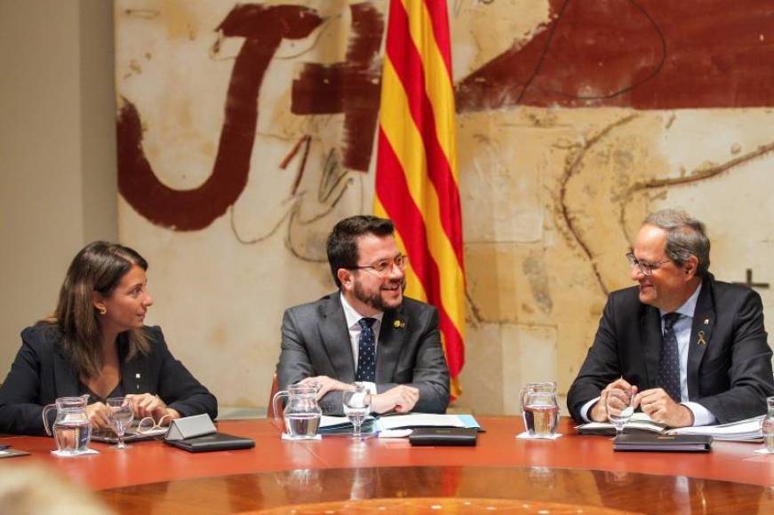 FOTOGRAFÍA. BARCELONA (ESPAÑA), 27.082019. El presidente de la Generalidad de Cataluña, Quim Torra (d). Efe