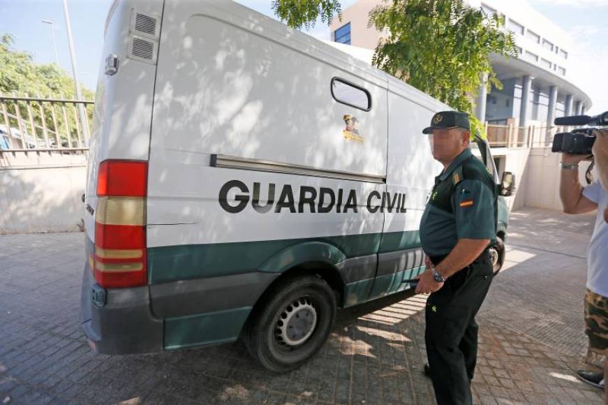 FOTOGRAFÍA. BENIDORM (ALICANTE), 08.08.2019. Los cinco detenidos de la «Manada Francesa» por una presunta agresión sexual grupal a una joven en Benidorm. Efe.