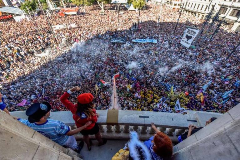 Bilbao se rinde al reinado de Marijaia y sus nueve días de fiesta
