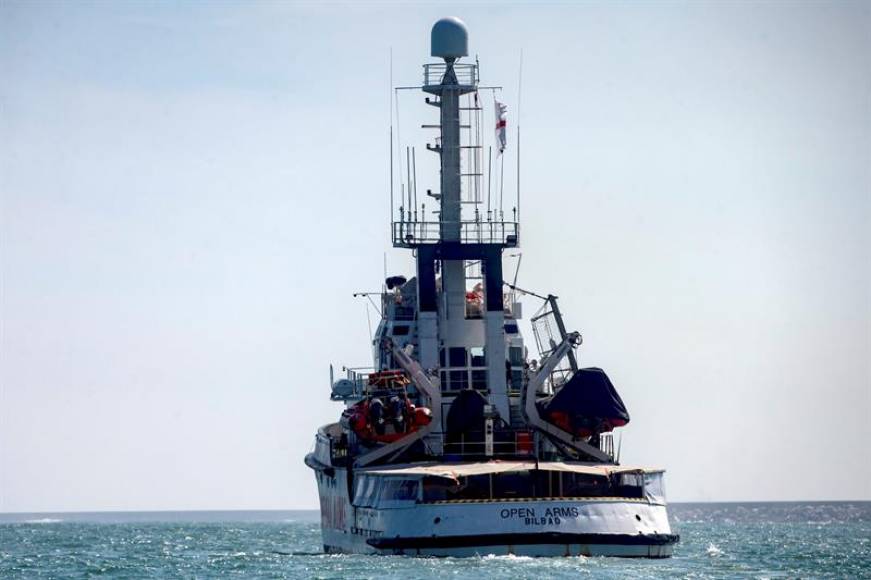 FOTOGRAFÍA. ISLA ITALIANA DE LAMPEDUSA (ITALIA), 10.08.2019. Vista de un «Barco Taxi» de la ONG catalana «Open Arms» después de recoger a los inmigrantes en el Mediterráneo. Efe