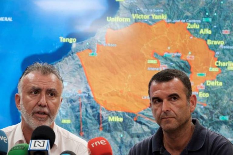 El fuego de Gran Canaria, en fase de contención, afecta a 12.000 hectáreas