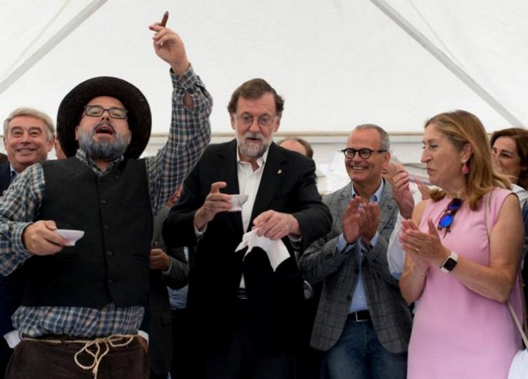 Rajoy entona un contundente «viva el vino»