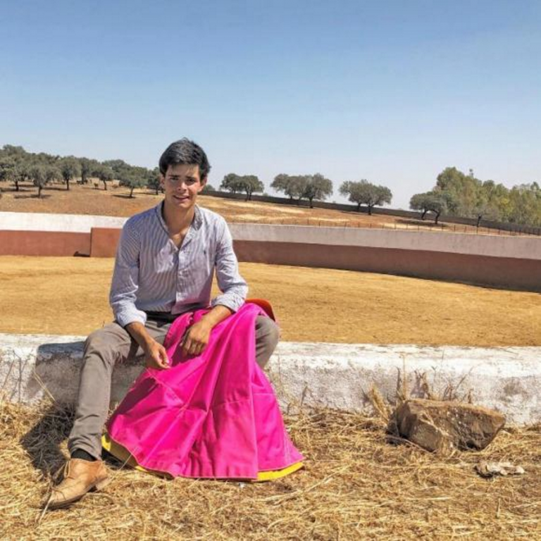 Juanito, el niño que emigró a España para ser torero