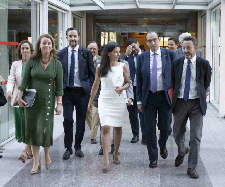 Mejores fotografías de «Los 12» de VOX y discurso de Monasterio, investidura de Ayuso
