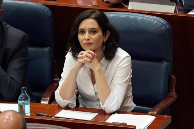Ayuso se compromete a cumplir «en su totalidad» el acuerdo con VOX
