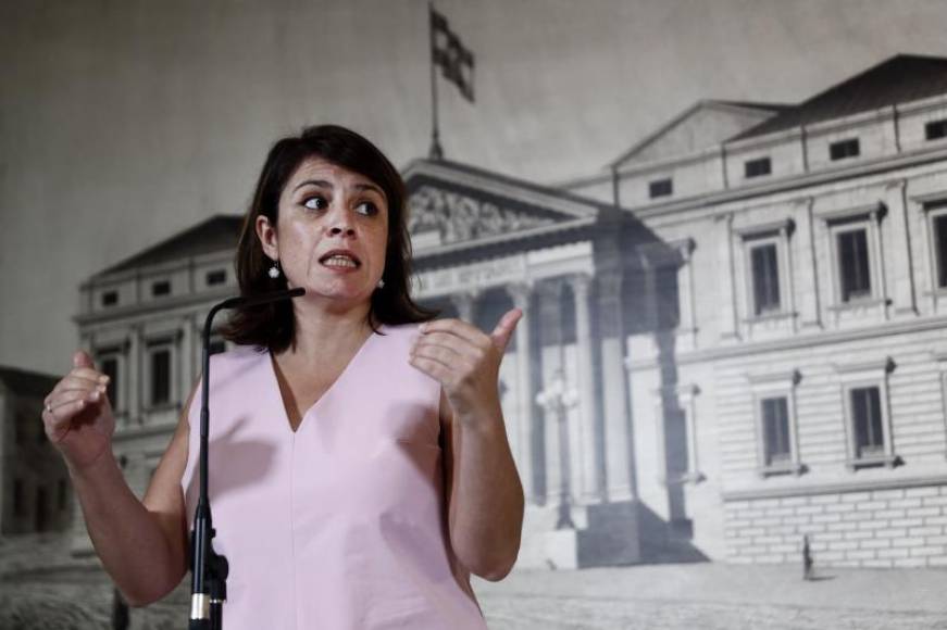FOTOGRAFÍA. MADRID (ESPAÑA), 27.08.2019. La portavoz del Grupo Parlamentario Socialista en el Congreso de los Diputados, Adriana Lastra, durante su comparecencia ante los medios. Efe