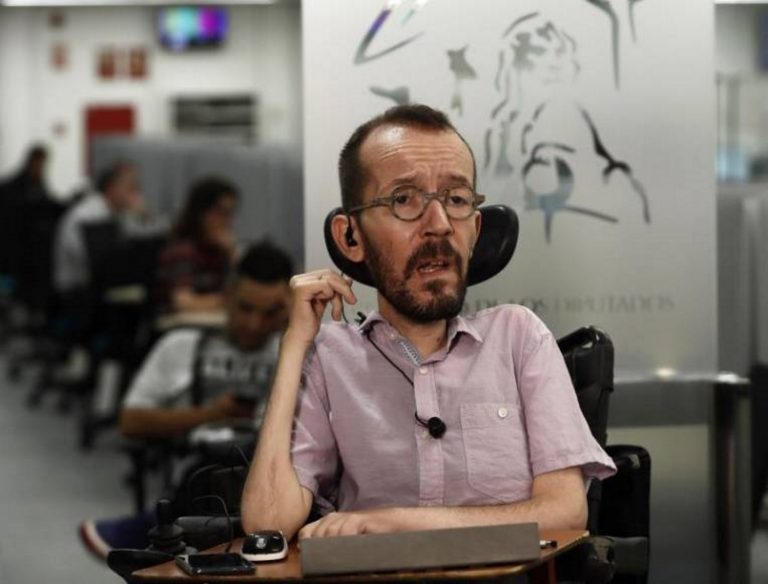 Podemos: «No tenemos que convertir la Política en una novela para adolescentes»