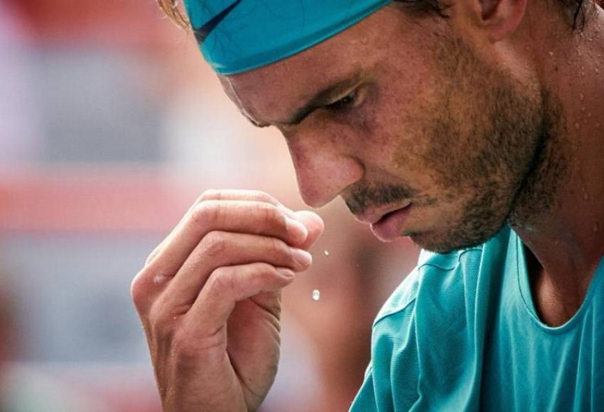 FOTOGRAFÍA. MONTREAL (CANADÁ), 11.08.2019. Rafael Nadal of Spain sweats as he plays against Daniil Medvedev of Russia during their finals match of the Rogers Cup tennis. Efe