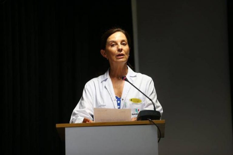 Doctora Lucía Alonso: «El paciente» Rey Juan Carlos «está despierto y a ingerir alimentos»