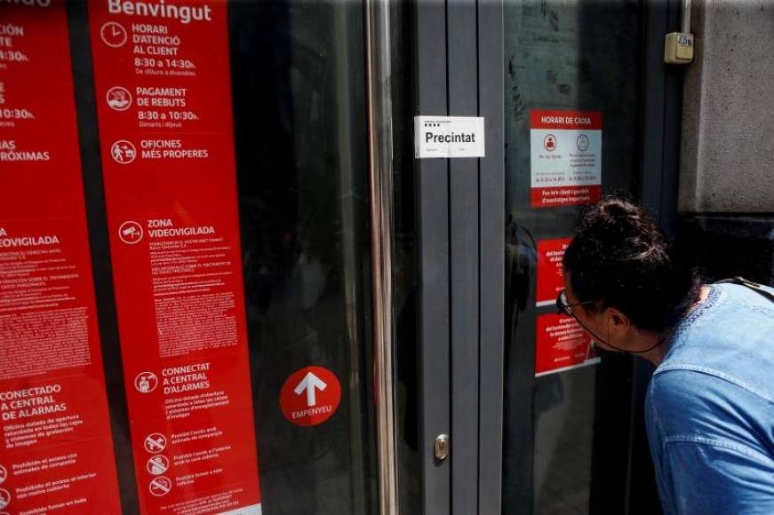 FOTOGRAFÍA. RAMBLA DE BARCELONA (BARCELONA) ESPAÑA, 08.08.2019. Los Mossos d'Esquadra han detenido este jueves a un hombre por provocar un incendio. Efe