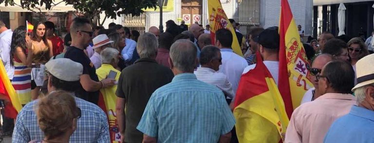 Cariño de vecinos y VOX al agricultor de Roquetas de Mar agredido por un inmigrante