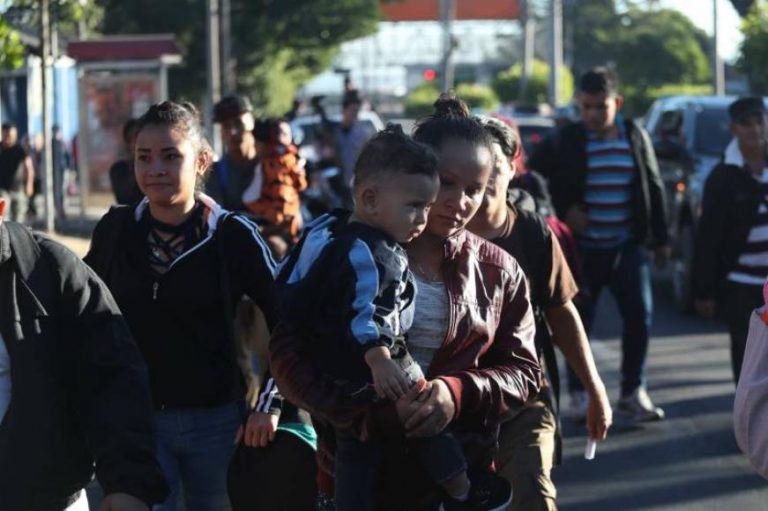 México expulsa a 110 inmigrantes salvadoreños entre ellos 73 niños