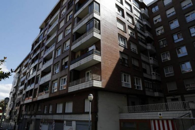 Fallece un anciano tras una pelea entre vecinos en Santurce (Vizcaya)