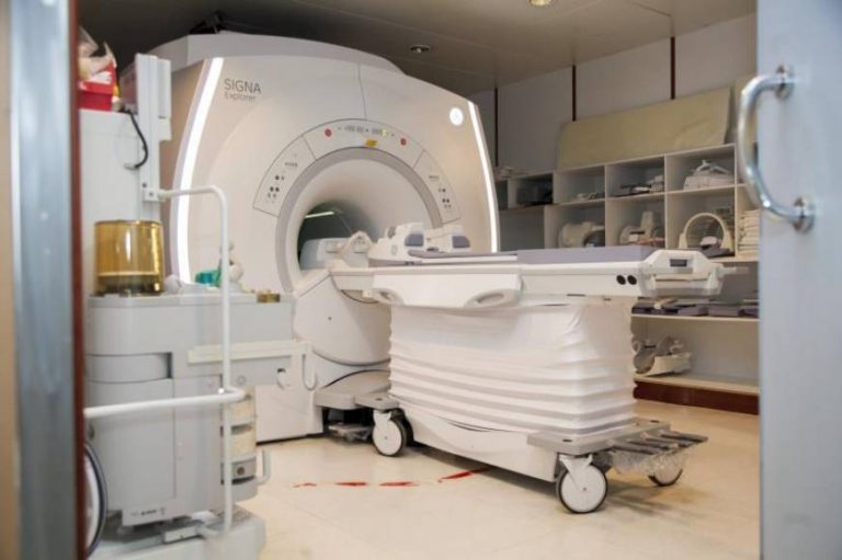 Un nuevo método estima la edad sin exponer a los menores a los rayos X o al TAC