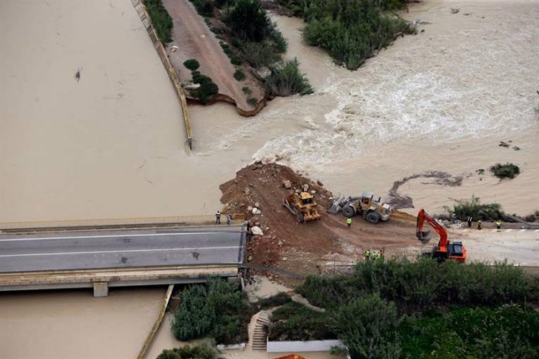 Unas 1500 personas desalojadas del cámping de Crevillente (Alicante) por Gota Fría