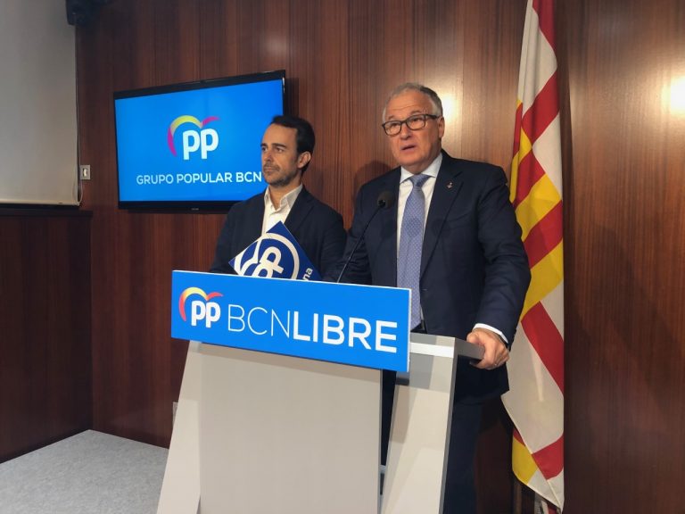 Josep Bou reclama a Colau reponer el retrato del Rey en los Plenos de Barcelona