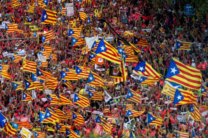 FOTOGRAFÍA. BARCELONA (ESPAÑA) 11.09.2018. Vista de la manifestación independentista, Diada del 11 de septiembre 2018, que recorre las calles de Barcelona. Efe