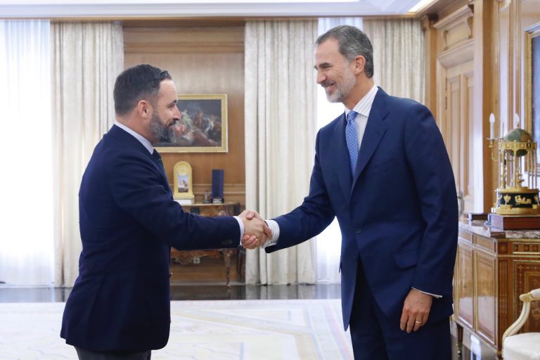 Abascal traslada al Rey el «No» de VOX a hipotética investidura de Pedro Sánchez