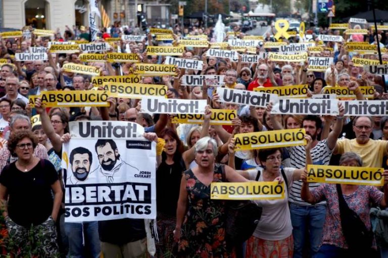 Presos «Jordis»: «La unidad de España no está por encima» del referéndum e independencia