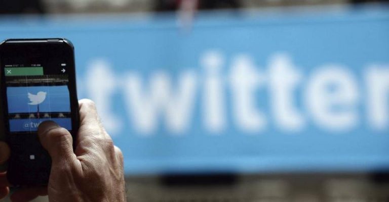 Facebook y Twitter cierran 359 cuentas falsas del PP por potenciar el mensaje vía «spam»