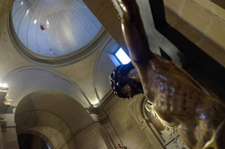 Una niña herida por la caída de cascotes de girola de la concatedral de Logroño